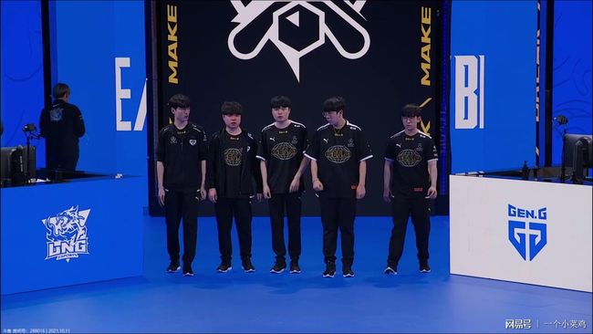 随着他的表 随着他的表